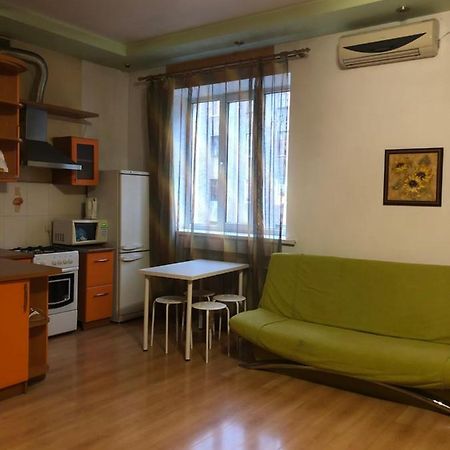 Квартира-Студия На Котляра Kharkiv Eksteriør bilde